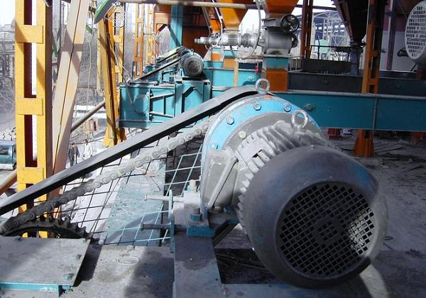 �����ΰ�ݔ�͙C(j��)���bʹ�ìF(xi��n)��(ch��ng)�DƬ